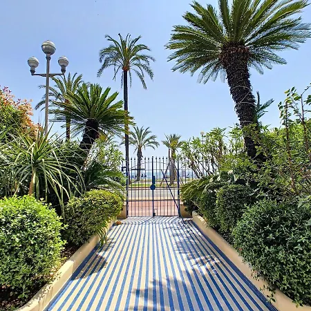 Nestor&jeeves - Horizon Promenade - - Sea Front *