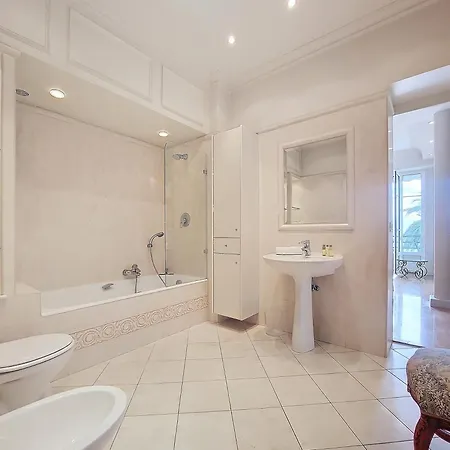 Nestor&jeeves - Horizon Promenade - - Sea Front